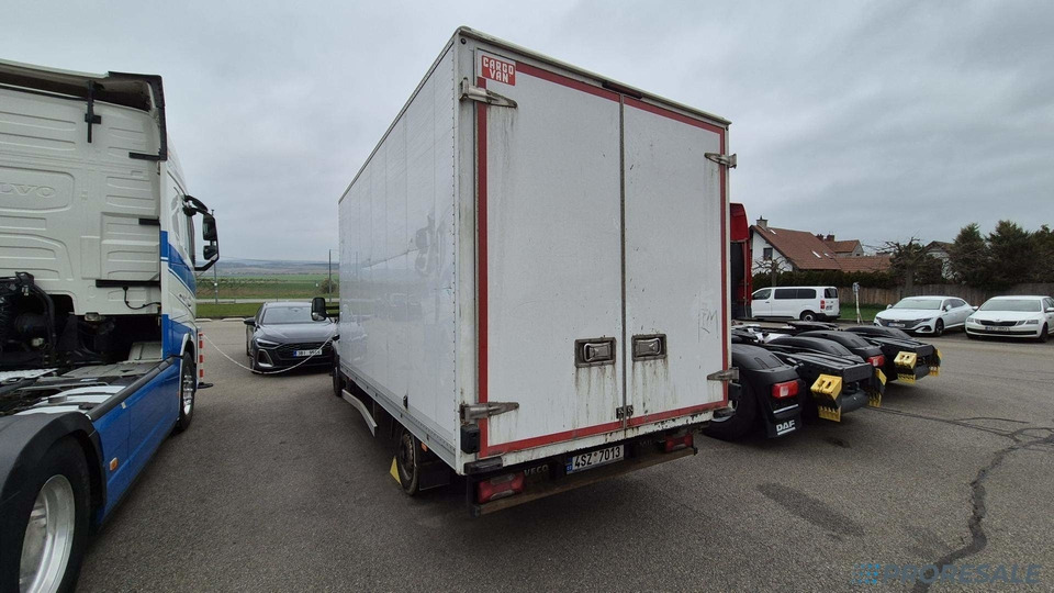 IVECO DAILY 35S16 skříň - 8 palet - Dostavno vozilo sa zatvorenim sandukom: slika 3 IVECO DAILY 35S16 skříň - 8 palet - Dostavno vozilo sa zatvorenim sandukom: slika 3