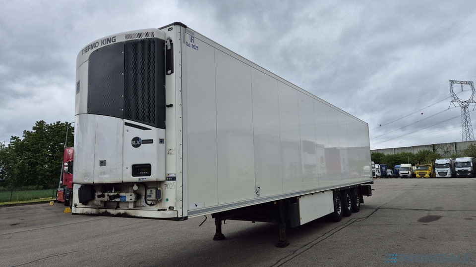 SCHMITZ CARGOBULL SKO 24/L - 13.4 FP60 COOL - mrazírenský - MULTITEMP + dělící stěna + agregát THERMO KING SLXi SPECTRUM - Poluprikolica hladnjače: slika 2 SCHMITZ CARGOBULL SKO 24/L - 13.4 FP60 COOL - mrazírenský - MULTITEMP + dělící stěna + agregát THERMO KING SLXi SPECTRUM - Poluprikolica hladnjače: slika 2