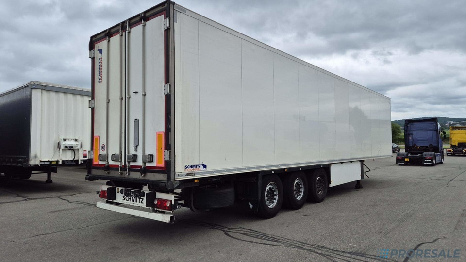 SCHMITZ CARGOBULL SKO 24/L - 13.4 FP60 COOL - mrazírenský - MULTITEMP + dělící stěna + agregát THERMO KING SLXi SPECTRUM - Poluprikolica hladnjače: slika 4 SCHMITZ CARGOBULL SKO 24/L - 13.4 FP60 COOL - mrazírenský - MULTITEMP + dělící stěna + agregát THERMO KING SLXi SPECTRUM - Poluprikolica hladnjače: slika 4