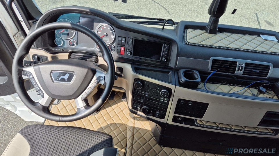 MAN TGX 18.500 BLS XXL EURO 6 - Tegljač: slika 4 MAN TGX 18.500 BLS XXL EURO 6 - Tegljač: slika 4