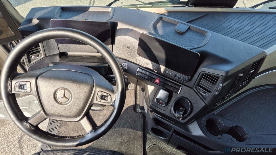 MERCEDES-BENZ ACTROS 1845 LS GIGA SPACE EURO 6 - Tegljač: slika 4 MERCEDES-BENZ ACTROS 1845 LS GIGA SPACE EURO 6 - Tegljač: slika 4