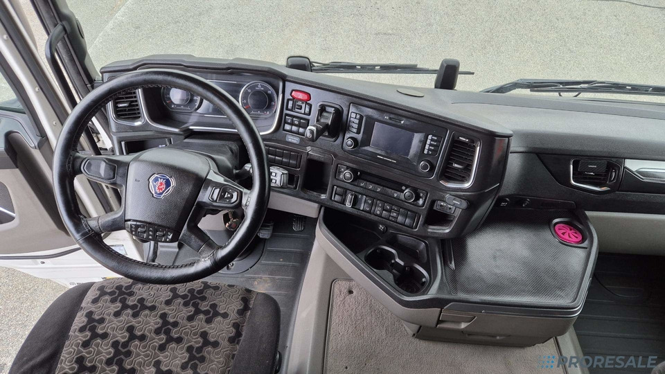 SCANIA R450 N323 NGS TOP LINE EURO 6 - Tegljač: slika 4 SCANIA R450 N323 NGS TOP LINE EURO 6 - Tegljač: slika 4