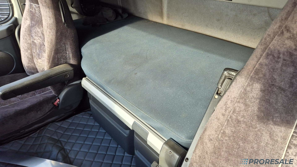 VOLVO FH 13.420 42T LOW DECK EURO 5/EEV - Tegljač: slika 5 VOLVO FH 13.420 42T LOW DECK EURO 5/EEV - Tegljač: slika 5