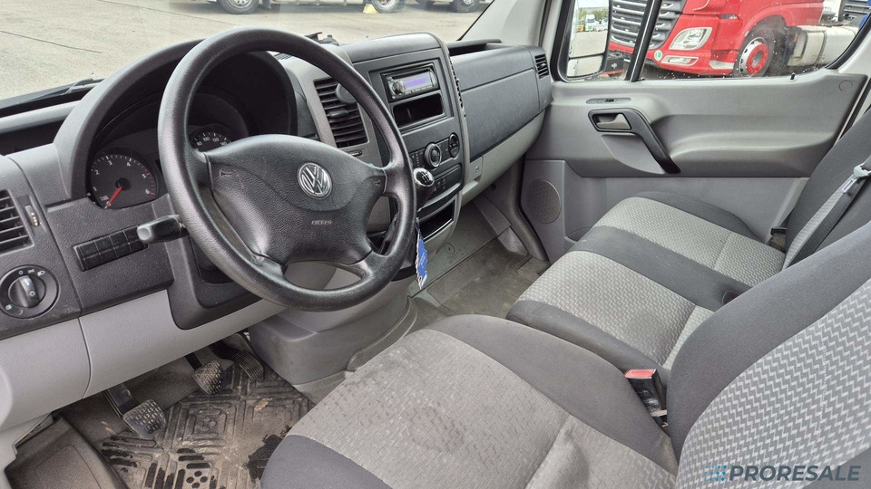 VOLKSWAGEN CRAFTER 2,0 TDi 100 kW skříňový - Dostavno vozilo sa zatvorenim sandukom: slika 5 VOLKSWAGEN CRAFTER 2,0 TDi 100 kW skříňový - Dostavno vozilo sa zatvorenim sandukom: slika 5