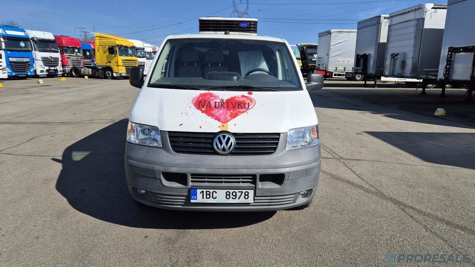 VOLKSWAGEN TRANSPORTER 2.5 TDi - nová mrazírenská vestavba + CARRIER XARIOS 230/12 V - vadný motor - Dostavno vozilo hladnjača: slika 2 VOLKSWAGEN TRANSPORTER 2.5 TDi - nová mrazírenská vestavba + CARRIER XARIOS 230/12 V - vadný motor - Dostavno vozilo hladnjača: slika 2