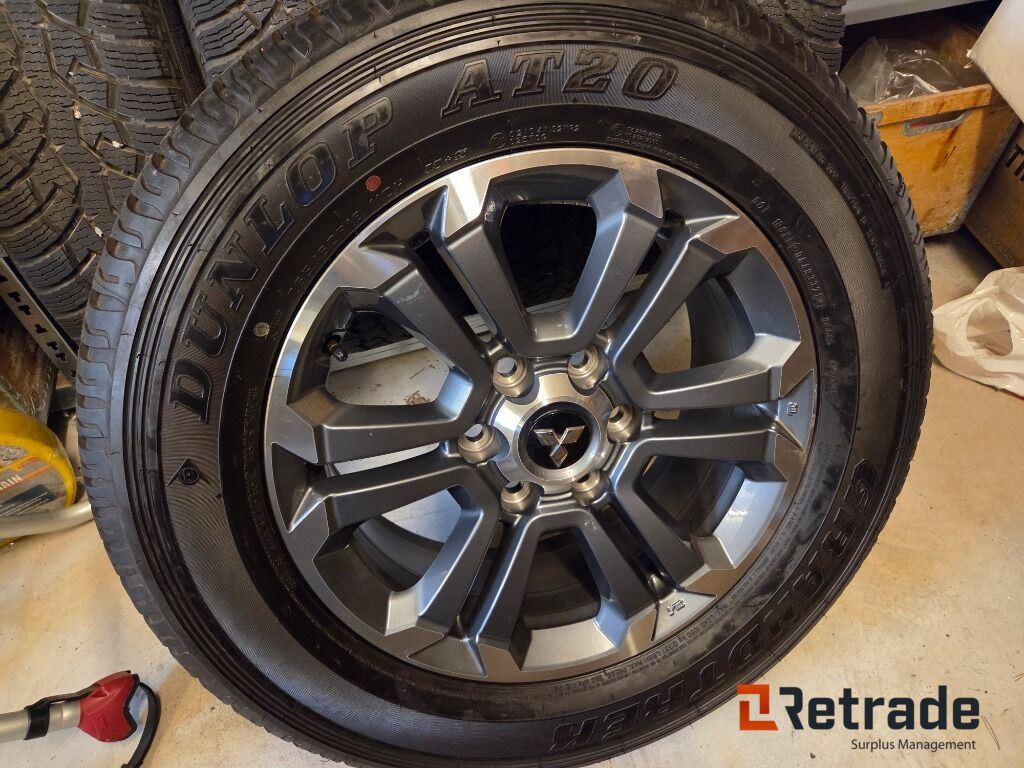 4 stk ubrukte felger og dekk som passer Mitsubishi L200 2022 mod - Građevinska oprema: slika 3 4 stk ubrukte felger og dekk som passer Mitsubishi L200 2022 mod - Građevinska oprema: slika 3