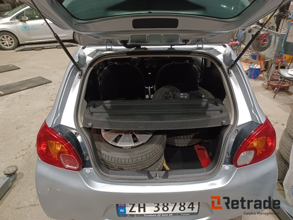 Bil Mitsubishi Space Star - Automobil: slika 4 Bil Mitsubishi Space Star - Automobil: slika 4