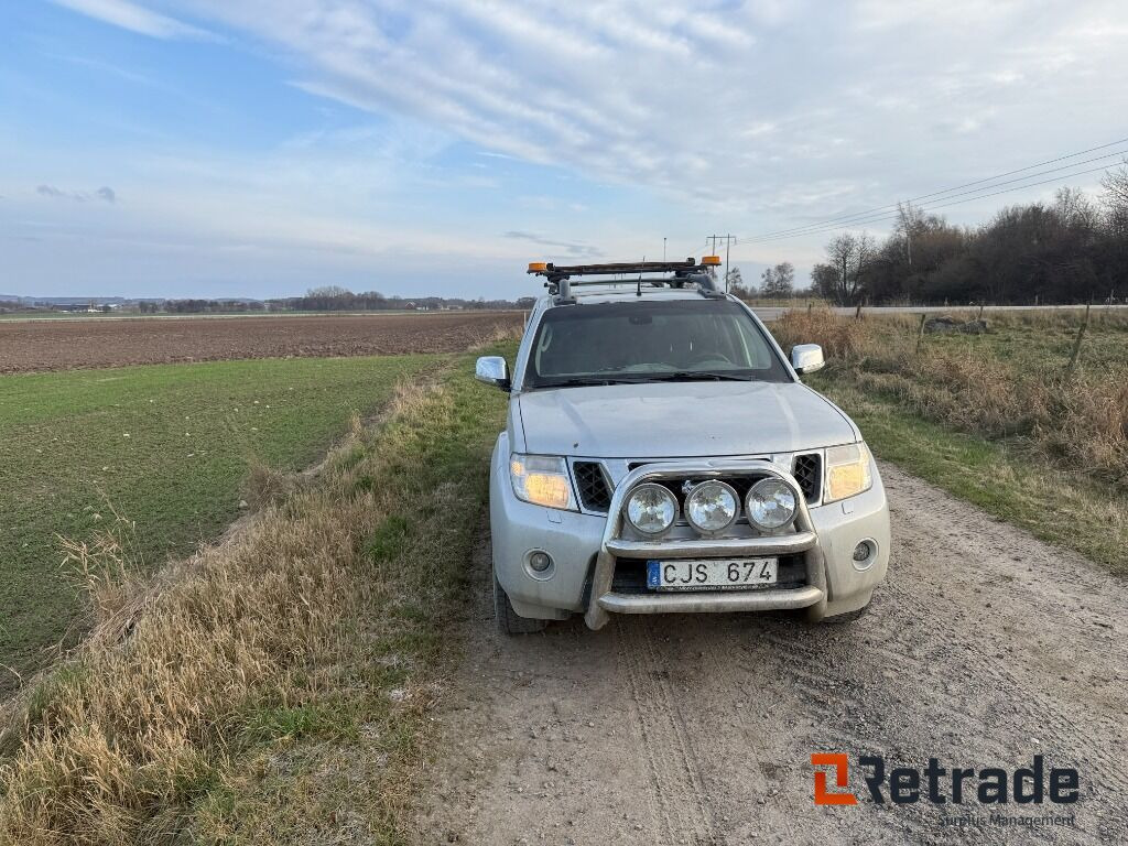 Bil Nissan Navara - Automobil: slika 2 Bil Nissan Navara - Automobil: slika 2