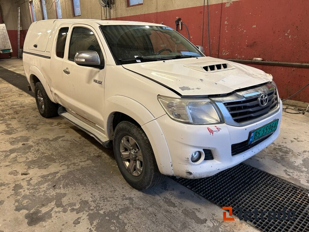 Bil Toyota Hilux 4wd N2 - Automobil: slika 1 Bil Toyota Hilux 4wd N2 - Automobil: slika 1