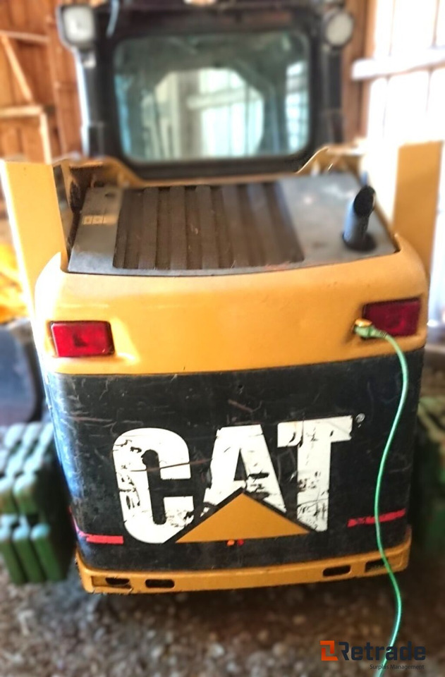 Cat 216 CAT 216 kompaktlaster – kun 2 290 timer - Mini utovarivač: slika 4 Cat 216 CAT 216 kompaktlaster – kun 2 290 timer - Mini utovarivač: slika 4