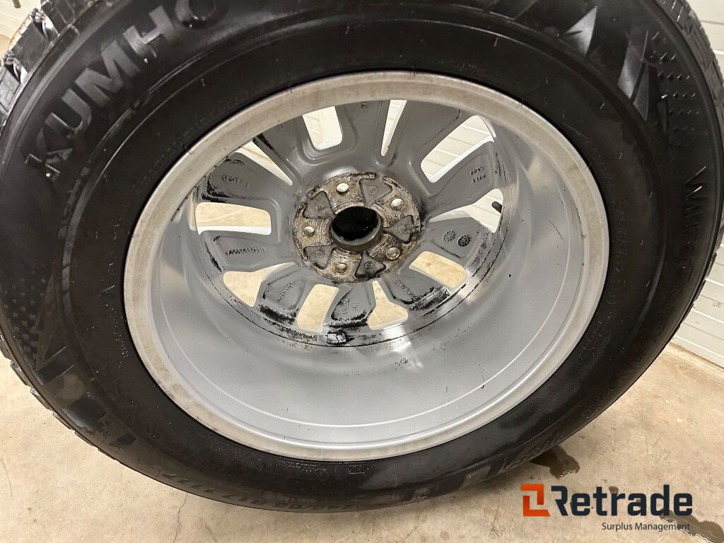 Däck Kumho Wintercraft SUV WS3 Till VW Amarok - Građevinska oprema: slika 4 Däck Kumho Wintercraft SUV WS3 Till VW Amarok - Građevinska oprema: slika 4