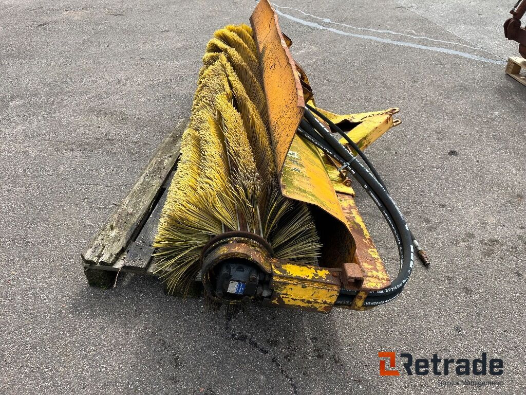 Forskelligt udstyr FM Hydraulisk fejekost - Metle: slika 4 Forskelligt udstyr FM Hydraulisk fejekost - Metle: slika 4