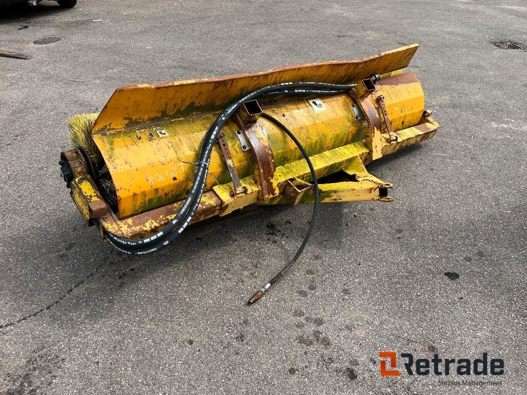 Forskelligt udstyr FM Hydraulisk fejekost - Metle: slika 3 Forskelligt udstyr FM Hydraulisk fejekost - Metle: slika 3