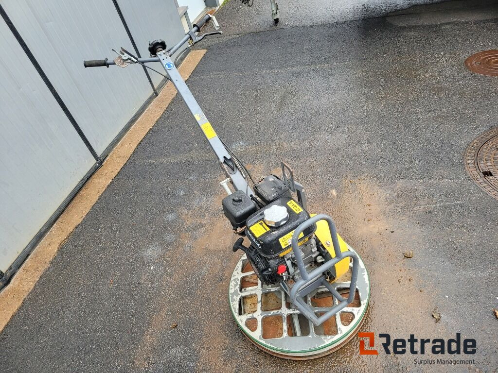 Glättare Atlas Copco BG 240 bensindriven - Građevinska oprema: slika 3 Glättare Atlas Copco BG 240 bensindriven - Građevinska oprema: slika 3