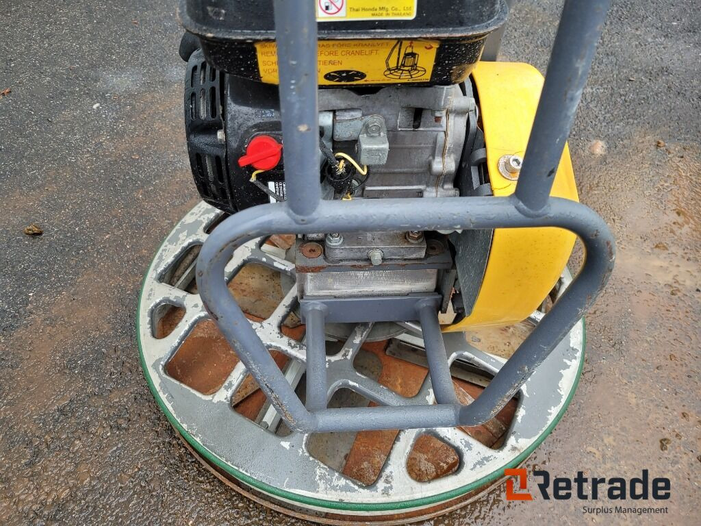 Glättare Atlas Copco BG 240 bensindriven - Građevinska oprema: slika 5 Glättare Atlas Copco BG 240 bensindriven - Građevinska oprema: slika 5