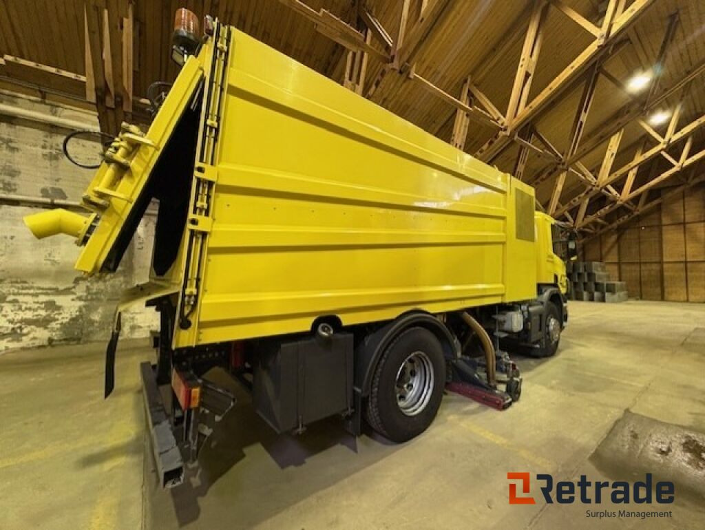 Glykol suger - Scania P310 med Bucher STKF 9500 på bygg! - Kamion za smeće: slika 5 Glykol suger - Scania P310 med Bucher STKF 9500 på bygg! - Kamion za smeće: slika 5