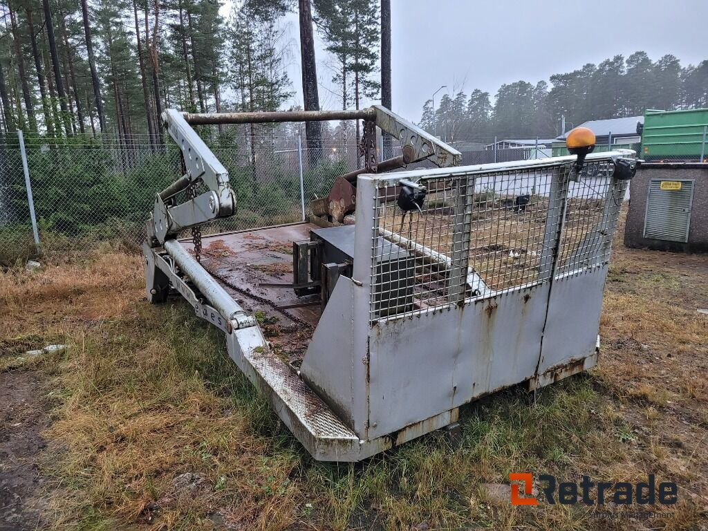 Liftdumper Joab med utskjut för 2 containers - Sistem hidraulične kuke/ Utovaranja kontejnera: slika 2 Liftdumper Joab med utskjut för 2 containers - Sistem hidraulične kuke/ Utovaranja kontejnera: slika 2