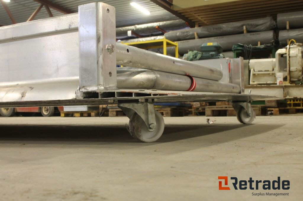 Metalmec Aluminium landgang m/sammenleggbart rekkverk - Skladišna oprema: slika 3 Metalmec Aluminium landgang m/sammenleggbart rekkverk - Skladišna oprema: slika 3