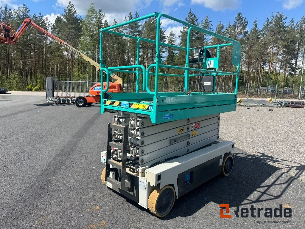 Saxlift Iteco IT12122 - Lift u obliku makaza: slika 1 Saxlift Iteco IT12122 - Lift u obliku makaza: slika 1