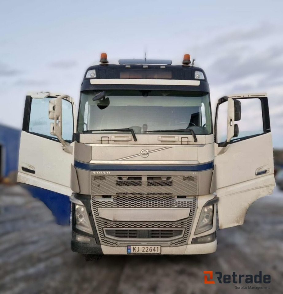 Volvo FH16 GlobeGlobetrotter trekkvogn – 2016-modell | 6x4 med hydraulikk | 677 859 km - Tegljač: slika 1 Volvo FH16 GlobeGlobetrotter trekkvogn – 2016-modell | 6x4 med hydraulikk | 677 859 km - Tegljač: slika 1