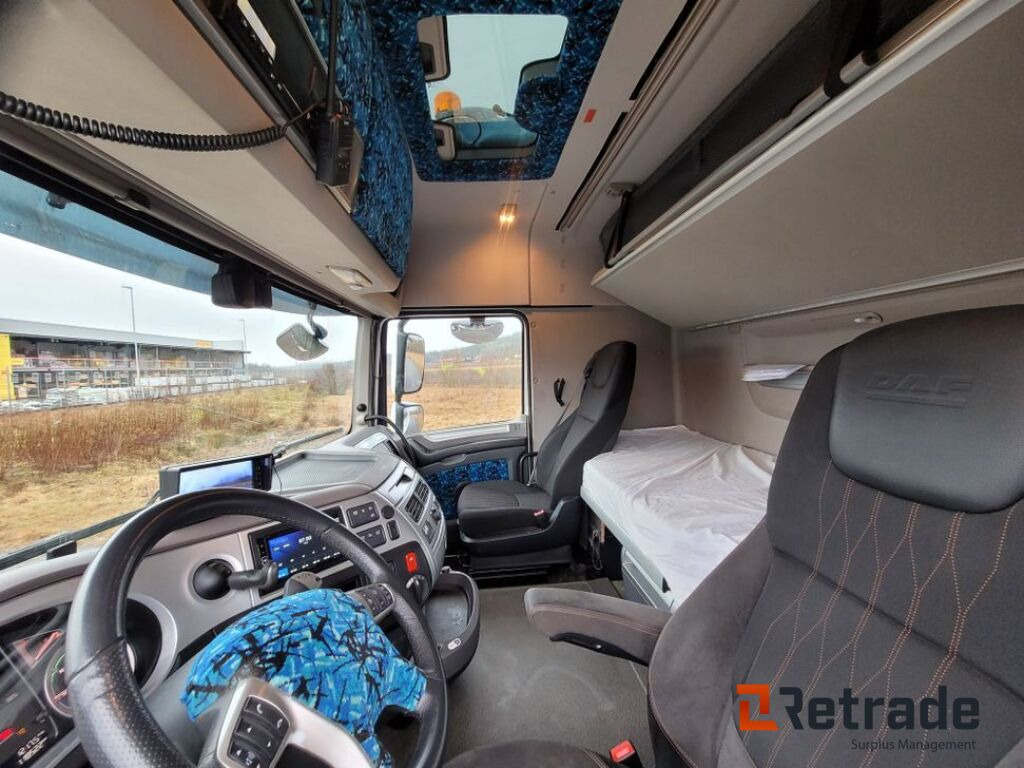 Tridem lastväxlare med flak Daf XF530 FAW Euro 6, låga mil -2022 - Istovarivač: slika 5 Tridem lastväxlare med flak Daf XF530 FAW Euro 6, låga mil -2022 - Istovarivač: slika 5