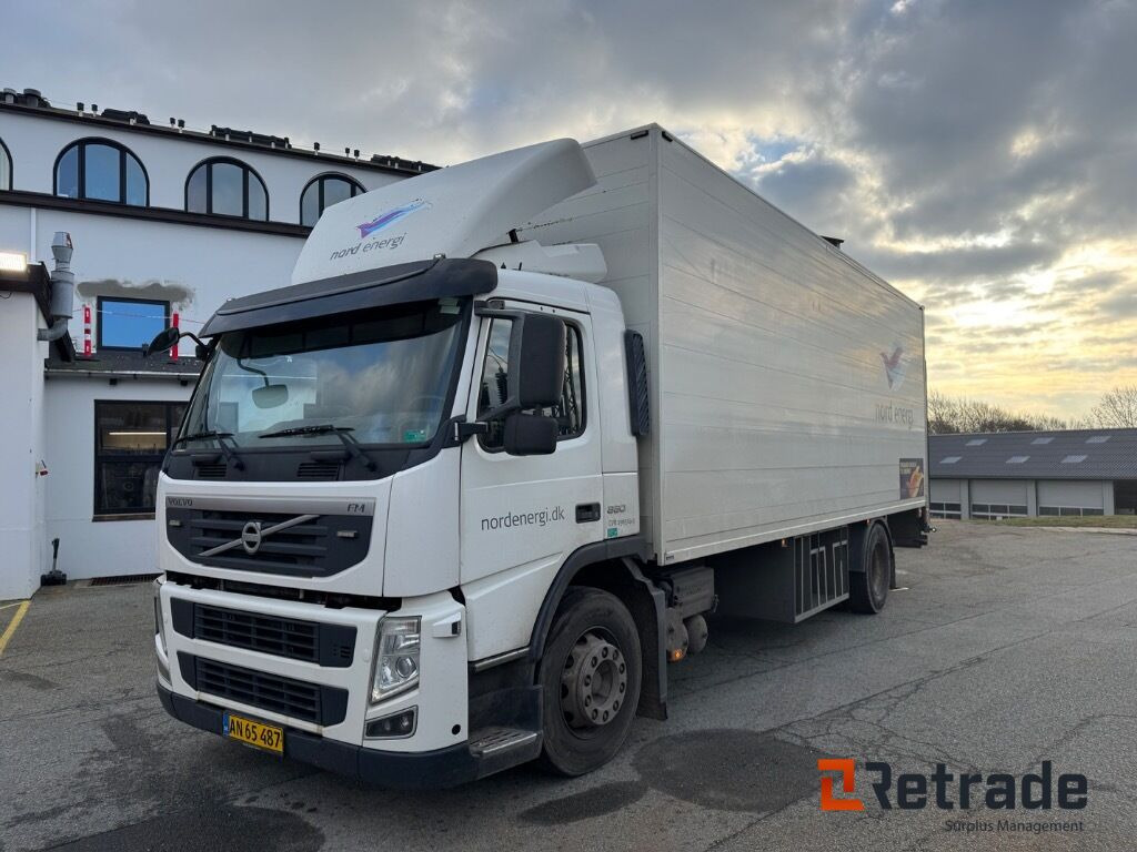 VOLVO FM 330 4X2 - Kamion sa zatvorenim sandukom: slika 1 VOLVO FM 330 4X2 - Kamion sa zatvorenim sandukom: slika 1
