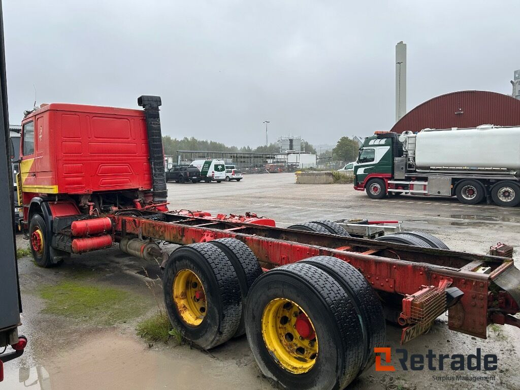 Veteranlastbil SCANIA R142H 6x2 chassi - Kamion sa golom šasijom i zatvorenom kabinom: slika 5 Veteranlastbil SCANIA R142H 6x2 chassi - Kamion sa golom šasijom i zatvorenom kabinom: slika 5