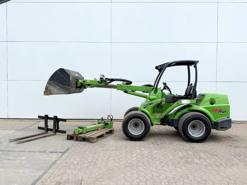 Avant M750 Opti Drive - Bucket + Jib / Telescopic Boom - Teleskopski utovarivač na točkovima: slika 1 Avant M750 Opti Drive - Bucket + Jib / Telescopic Boom - Teleskopski utovarivač na točkovima: slika 1