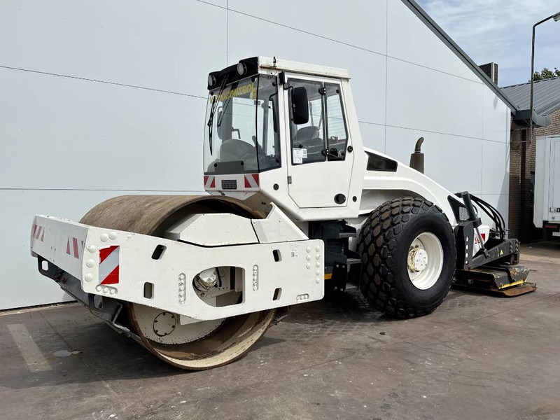 Bomag BW213DH-4 - Extra Vibrating Plate / EVIB/BVC - Valjak: slika 3 Bomag BW213DH-4 - Extra Vibrating Plate / EVIB/BVC - Valjak: slika 3