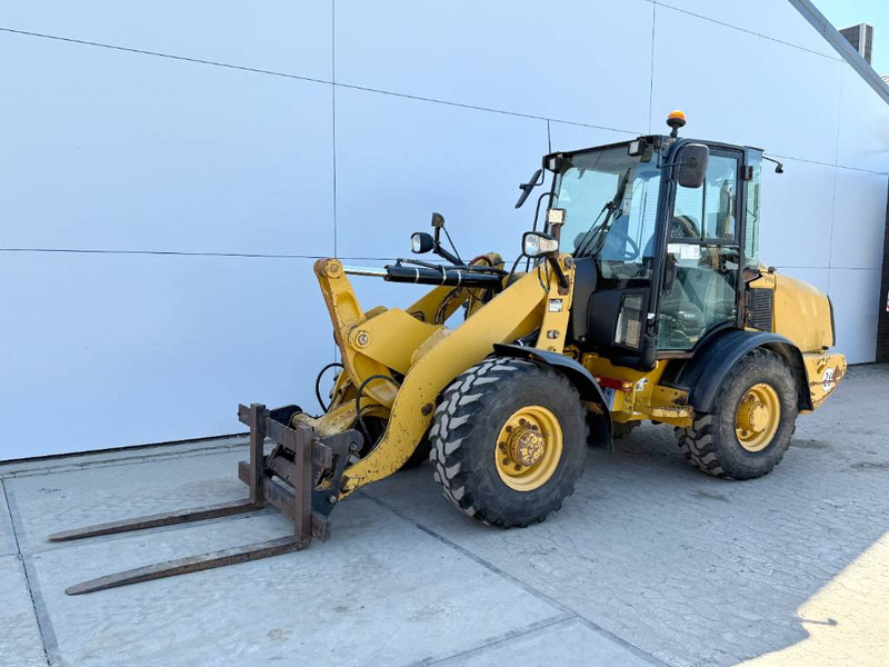 Cat 906H - Automatic Greasing / Quick Coupler - Utovarivač točkaš: slika 2 Cat 906H - Automatic Greasing / Quick Coupler - Utovarivač točkaš: slika 2