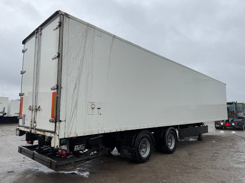 Fruehauf ONCRK 32-220 A - Taillift / Forced Steering - Poluprikolica sa zatvorenim sandukom: slika 4 Fruehauf ONCRK 32-220 A - Taillift / Forced Steering - Poluprikolica sa zatvorenim sandukom: slika 4