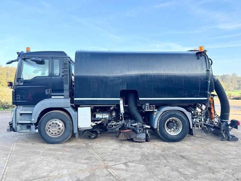 MAN MAN TGS18.320 - Dutch Sweeper Truck / Kehrwagen - Autočistilica: slika 2 MAN MAN TGS18.320 - Dutch Sweeper Truck / Kehrwagen - Autočistilica: slika 2