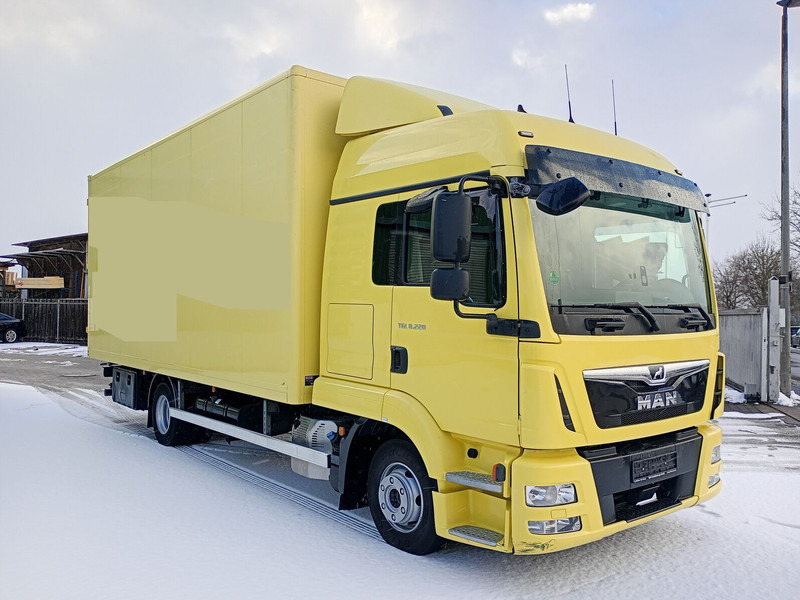 MAN Koffer 8.220 TGL Euro 6 2X Schlafplatz AHK - Kamion sa zatvorenim sandukom: slika 2 MAN Koffer 8.220 TGL Euro 6 2X Schlafplatz AHK - Kamion sa zatvorenim sandukom: slika 2