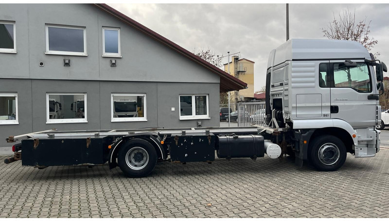 MAN TGM 12.290 BDF 4x2 Euro 5 - Kamion sa golom šasijom i zatvorenom kabinom: slika 4 MAN TGM 12.290 BDF 4x2 Euro 5 - Kamion sa golom šasijom i zatvorenom kabinom: slika 4