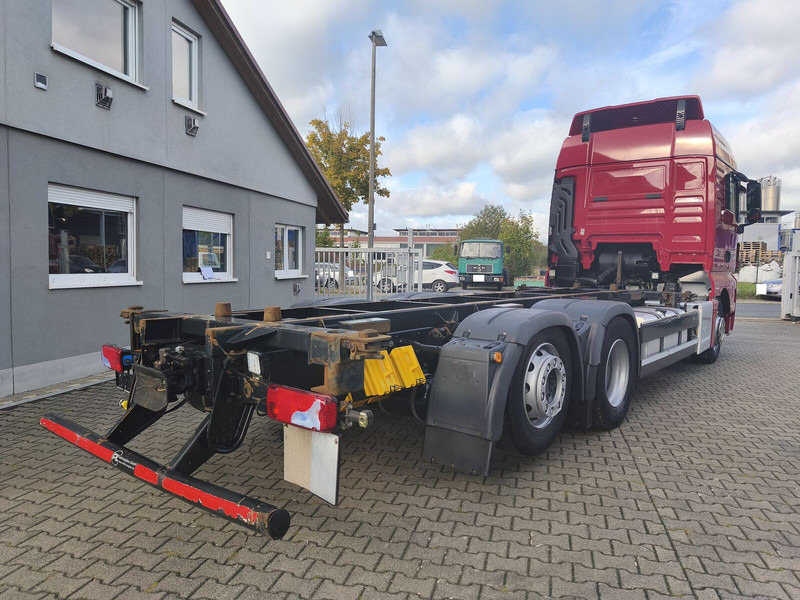 Kamion sa golom šasijom i zatvorenom kabinom MAN TGX 26.500 BDF 6x2 Euro 6 Standard Lift+Lenk (29): slika 7