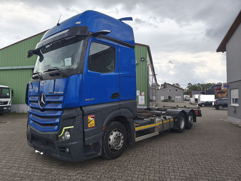 Mercedes-Benz Actros 2545 BDF - Kamion za prevoz kontejnera/ Kamion sa promenjivim sandukom: slika 1 Mercedes-Benz Actros 2545 BDF - Kamion za prevoz kontejnera/ Kamion sa promenjivim sandukom: slika 1