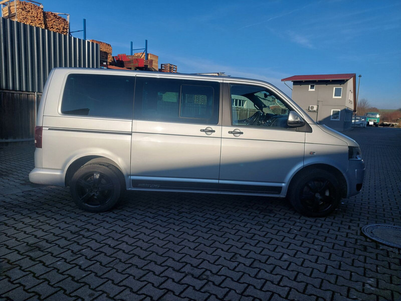 Volkswagen Transporter Multivan AHK Doppelklima Tisch Leder 7-Sitzer - Minibus, Putnički kombi: slika 4 Volkswagen Transporter Multivan AHK Doppelklima Tisch Leder 7-Sitzer - Minibus, Putnički kombi: slika 4