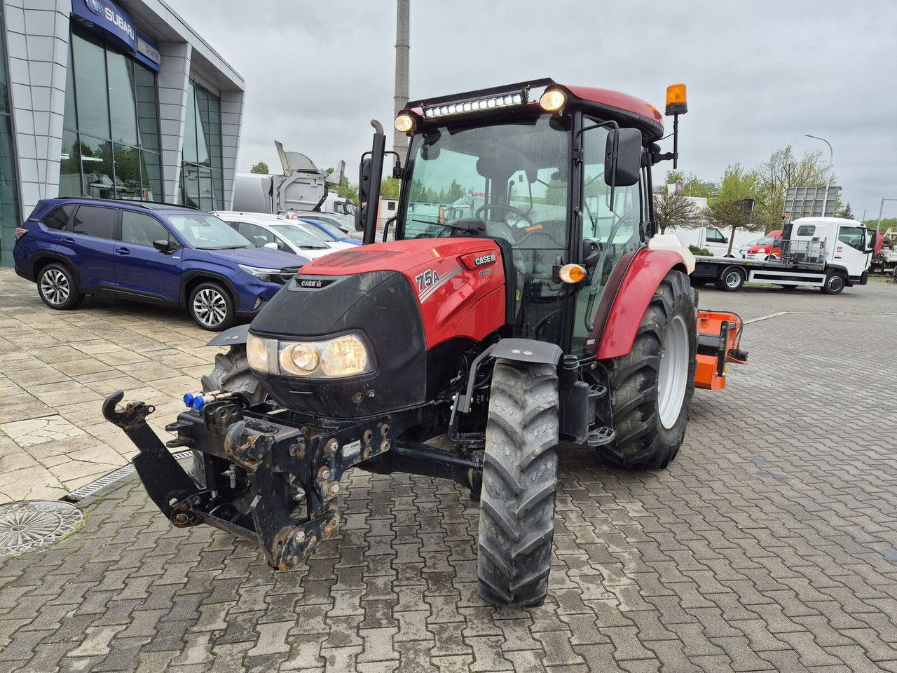 Case IH Farmall 75 / 2022 / Only 1853 MTH / Sweeper + Plow Extra / 1 OWN - Traktor: slika 2 Case IH Farmall 75 / 2022 / Only 1853 MTH / Sweeper + Plow Extra / 1 OWN - Traktor: slika 2