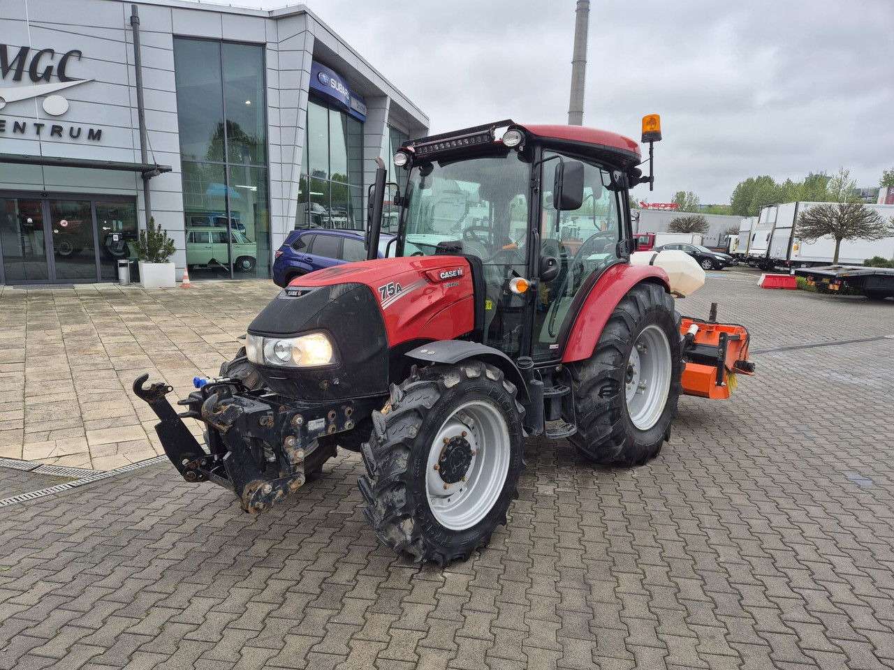 Case IH Farmall 75 / 2022 / Only 1853 MTH / Sweeper + Plow Extra / 1 OWN - Traktor: slika 3 Case IH Farmall 75 / 2022 / Only 1853 MTH / Sweeper + Plow Extra / 1 OWN - Traktor: slika 3