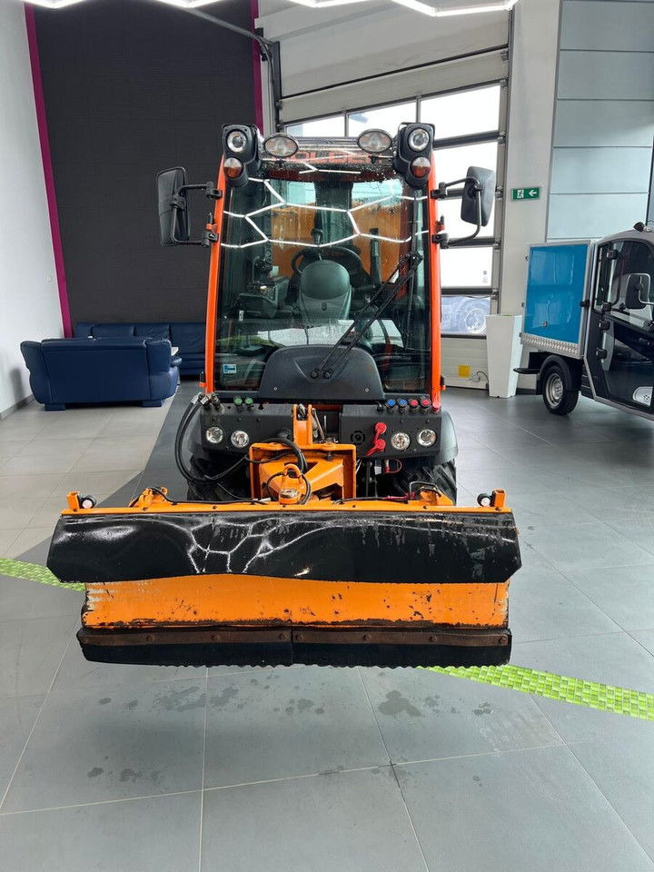 Holder C250 4X4 / LOW MTH / 1 Owner / Kubota Engine - Električno komunalno vozilo: slika 2 Holder C250 4X4 / LOW MTH / 1 Owner / Kubota Engine - Električno komunalno vozilo: slika 2