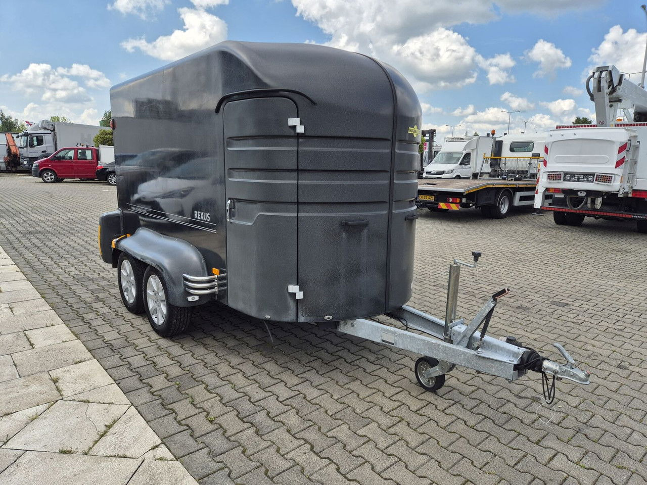 Humbaur Rexus 2000 / FOR Transporting 2 Horses, Ponies ANDBreedin Humbaur Rexus 2000 / FOR Transporting 2 Horses, Ponies ANDBreedin - Prikolica za konje: slika 4 Humbaur Rexus 2000 / FOR Transporting 2 Horses, Ponies ANDBreedin Humbaur Rexus 2000 / FOR Transporting 2 Horses, Ponies ANDBreedin - Prikolica za konje: slika 4