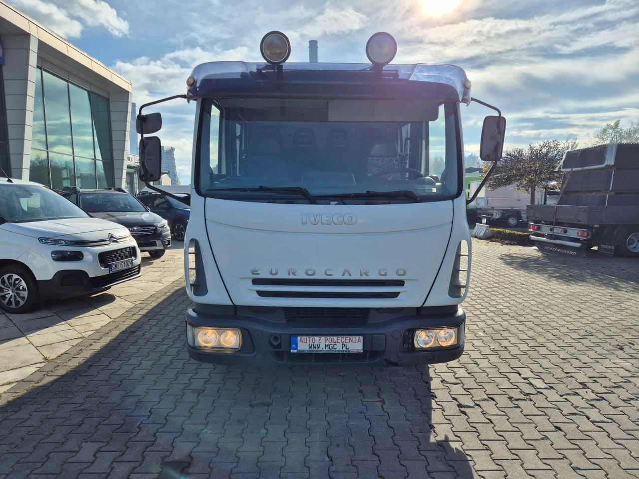 Iveco Eurocargo ML80E17 / 6 Seats / Serviced / 1 Owner - Kamion sa tovarnim sandukom, Kamion sa dizalicom: slika 3 Iveco Eurocargo ML80E17 / 6 Seats / Serviced / 1 Owner - Kamion sa tovarnim sandukom, Kamion sa dizalicom: slika 3