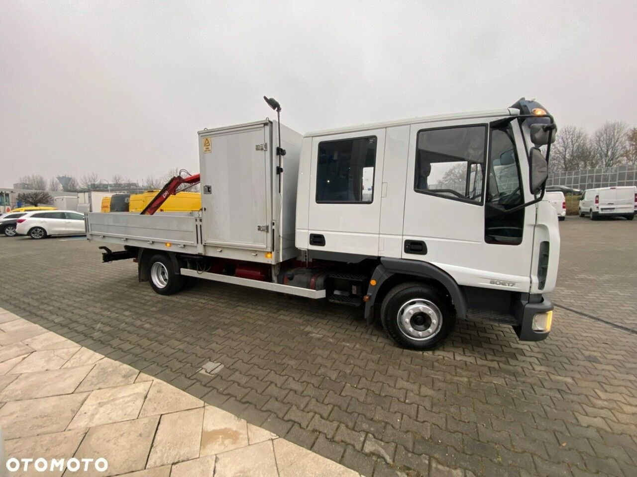 Iveco Eurocargo ML80E17 / HDS HMF / 1 Owner / Doka - Kamion sa tovarnim sandukom, Kamion sa dizalicom: slika 2 Iveco Eurocargo ML80E17 / HDS HMF / 1 Owner / Doka - Kamion sa tovarnim sandukom, Kamion sa dizalicom: slika 2