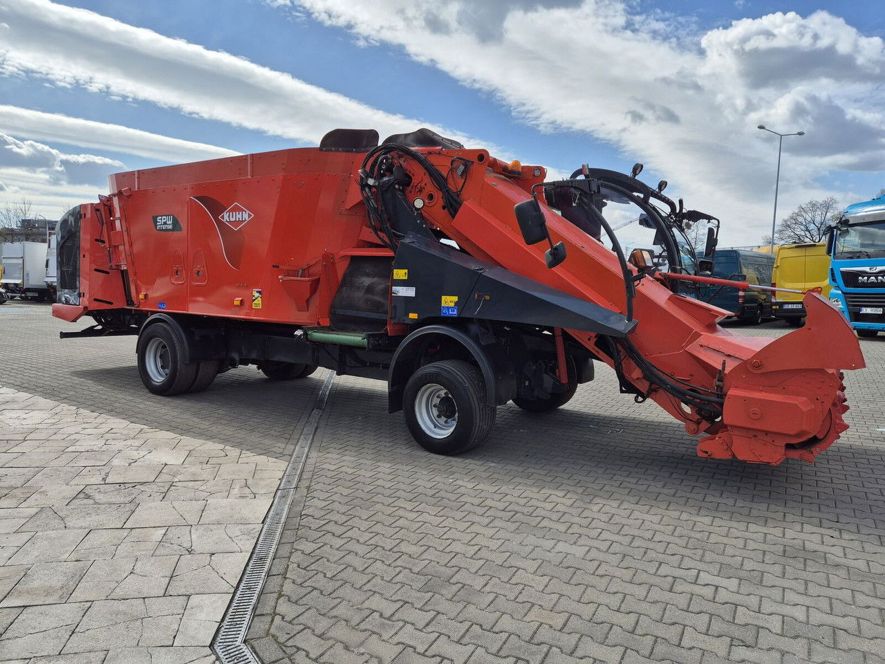 Kuhn SPW 22 Intense /feed wagon/ 1 Owner / NEW Service SPW 22 Intense /feed wago - Prikolica za mešanje stočne hrane: slika 1 Kuhn SPW 22 Intense /feed wagon/ 1 Owner / NEW Service SPW 22 Intense /feed wago - Prikolica za mešanje stočne hrane: slika 1