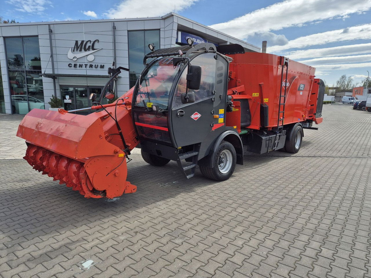 Kuhn SPW 22 Intense /feed wagon/ 1 Owner / NEW Service SPW 22 Intense /feed wago - Prikolica za mešanje stočne hrane: slika 2 Kuhn SPW 22 Intense /feed wagon/ 1 Owner / NEW Service SPW 22 Intense /feed wago - Prikolica za mešanje stočne hrane: slika 2