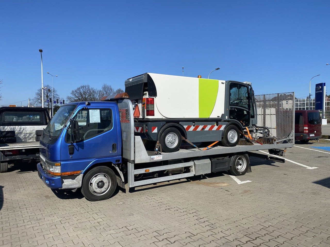 Mitsubishi Canter 3,0 D Mobile Platform / Hydraulic / Cars AND Machinery - Šlep vozilo: slika 4 Mitsubishi Canter 3,0 D Mobile Platform / Hydraulic / Cars AND Machinery - Šlep vozilo: slika 4