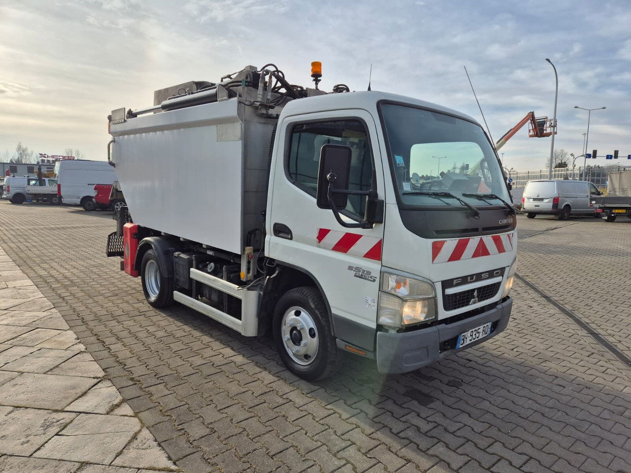 Mitsubishi Canter Fuso 5S13 / Euro 5 EEV / 1WŁ. - Kamion za smeće: slika 5 Mitsubishi Canter Fuso 5S13 / Euro 5 EEV / 1WŁ. - Kamion za smeće: slika 5