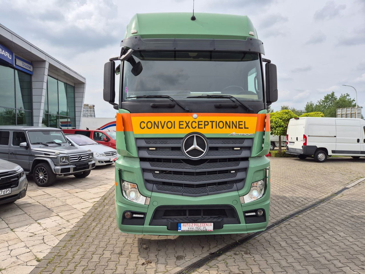 Mercedes-Benz Actros 4163 8X4 / 1 Owner / LOW KM / Super Condition - Tegljač: slika 4 Mercedes-Benz Actros 4163 8X4 / 1 Owner / LOW KM / Super Condition - Tegljač: slika 4