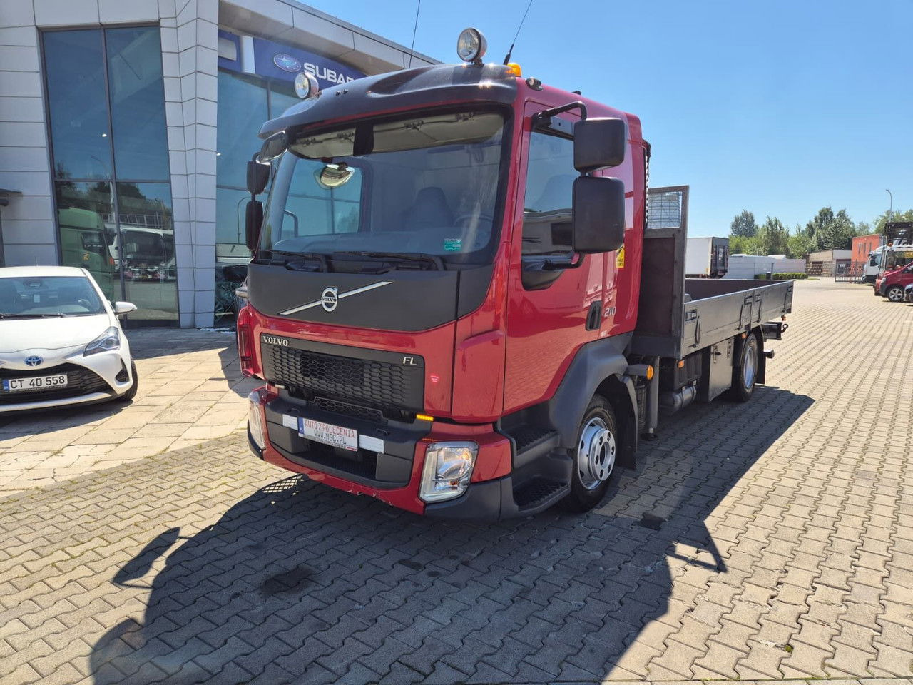 Volvo FL 210 1 Owner / LOW KM / Fassi - Kamion sa tovarnim sandukom, Kamion sa dizalicom: slika 2 Volvo FL 210 1 Owner / LOW KM / Fassi - Kamion sa tovarnim sandukom, Kamion sa dizalicom: slika 2