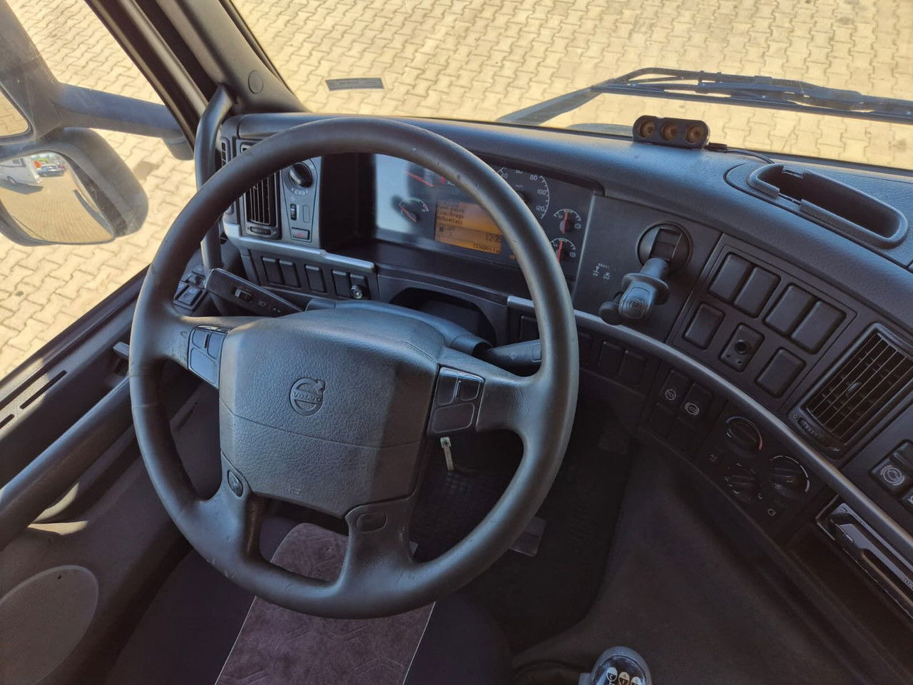 Kamion sa tovarnim sandukom Volvo FM 420 1 Owner / Cheap/ After service: slika 21
